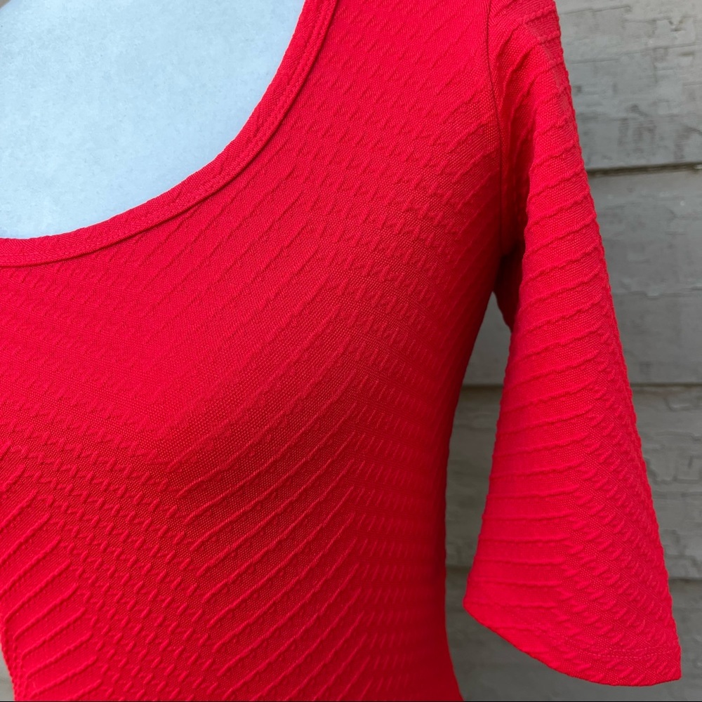 Textured red dress with 3/4 sleeves! - Picture 6 of 8